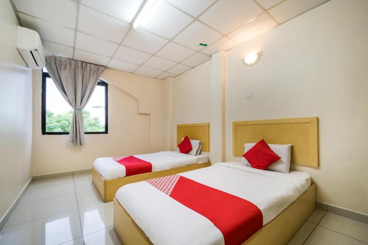 Oyo 301 River Inn Hotel Butterworth Eksteriør billede